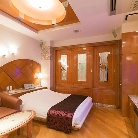 Hotel D-Wave Shinjuku（Adult Only) Токіо Екстер'єр фото